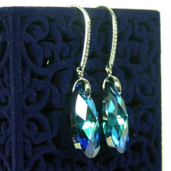 Water Droplet Earrings Made w/ Swarovski Crystals - Picture 4 of 8